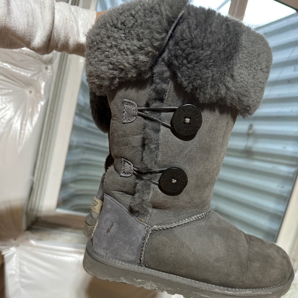 Ugg size 7 tall boots